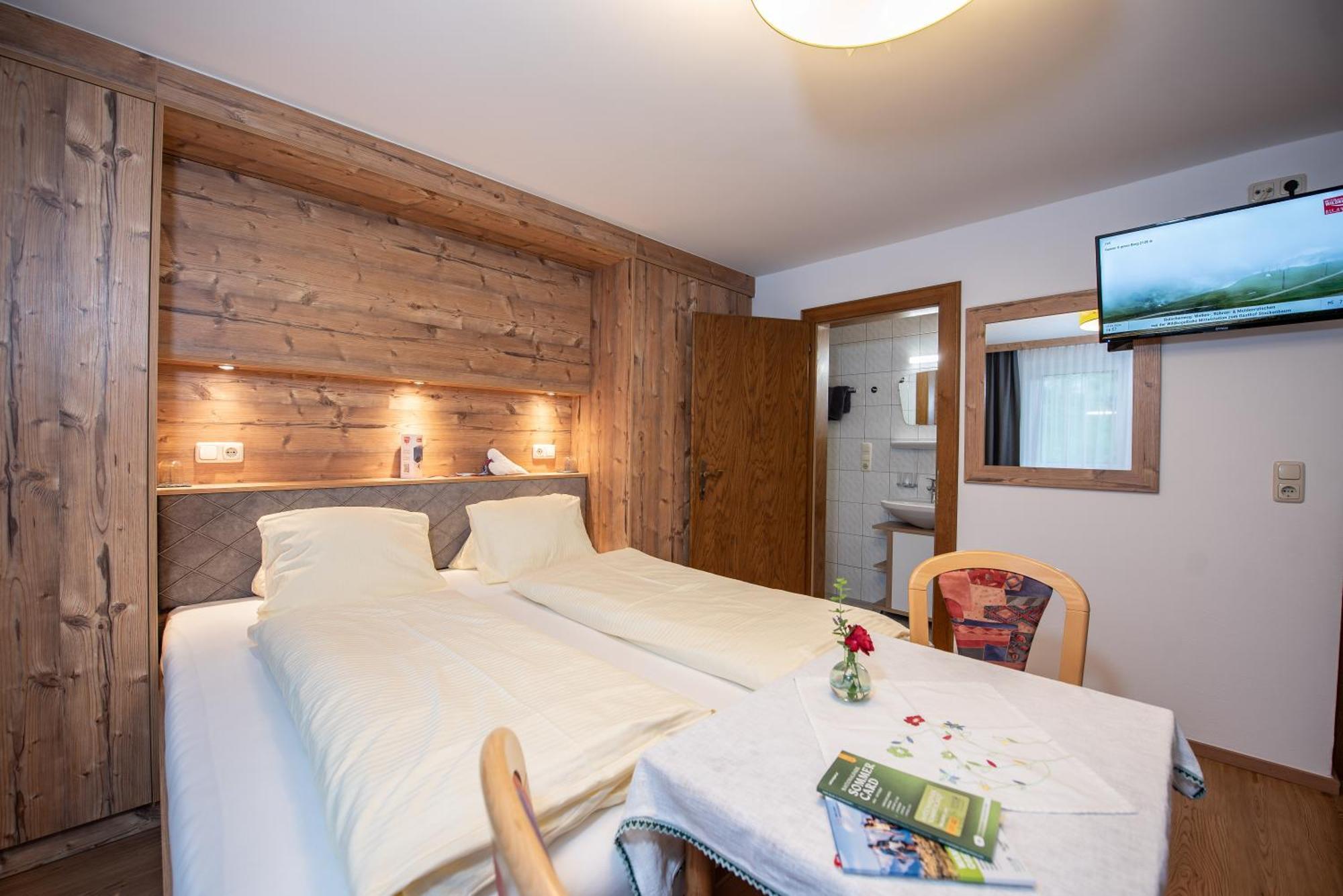 Hotel Haus Scharler, Talstation à Neukirchen am Großvenediger Extérieur photo
