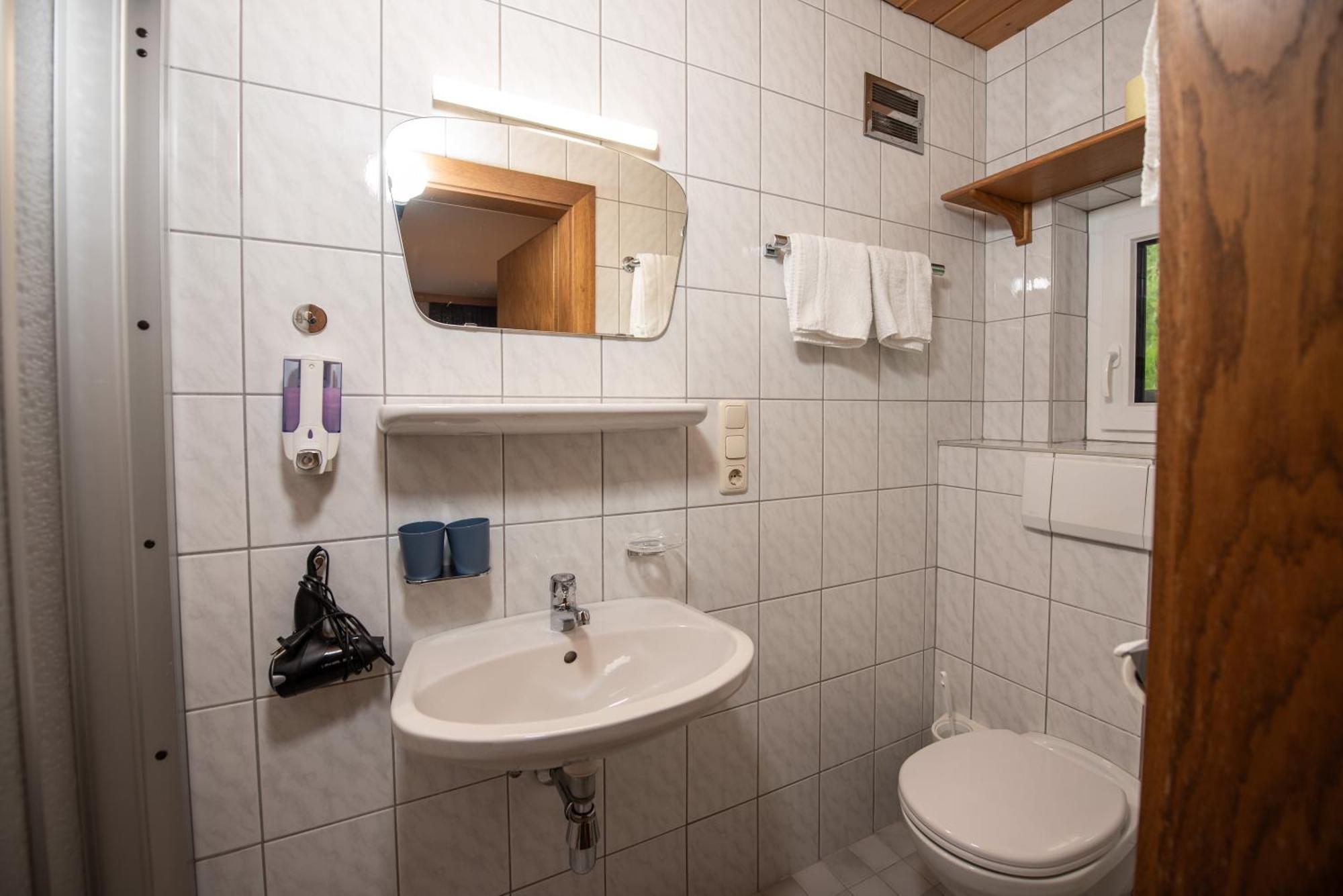 Hotel Haus Scharler, Talstation à Neukirchen am Großvenediger Extérieur photo