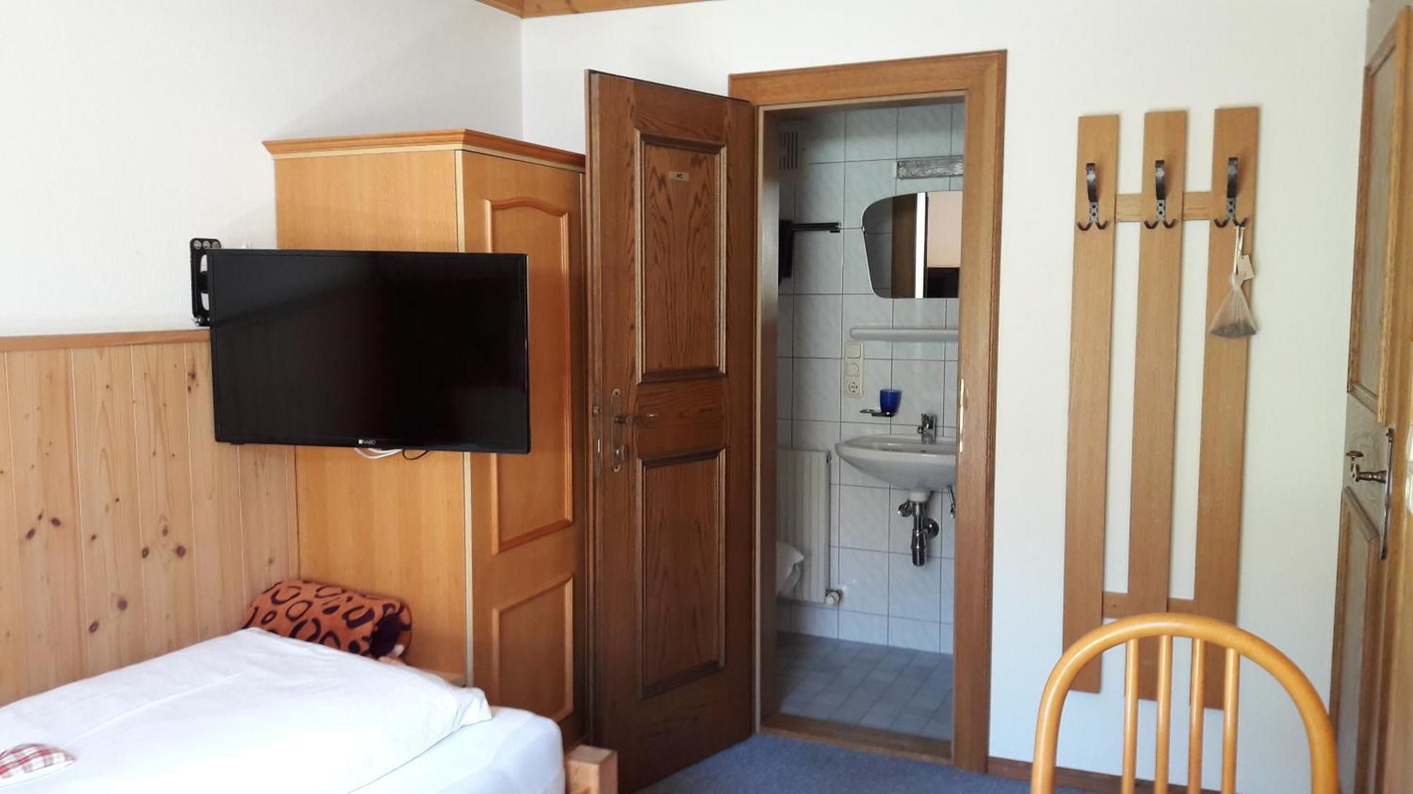 Hotel Haus Scharler, Talstation à Neukirchen am Großvenediger Extérieur photo
